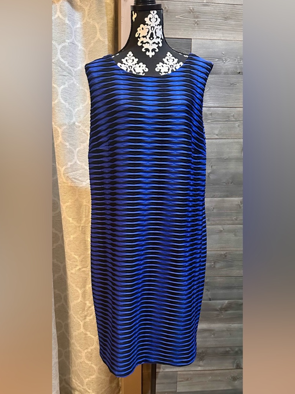Calvin Klein Blue and Black Textured Wave sheath dress size 1X